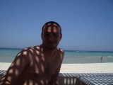 Tunisko_2004_009 * Puci v beach bare. * 2048 x 1536 * (940KB)